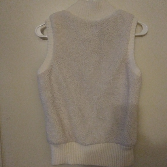 Bongo White Vase - Picture 2 of 3